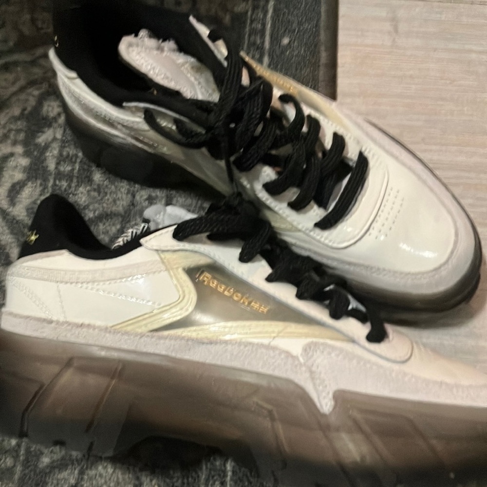 Cardi b reebok size 8